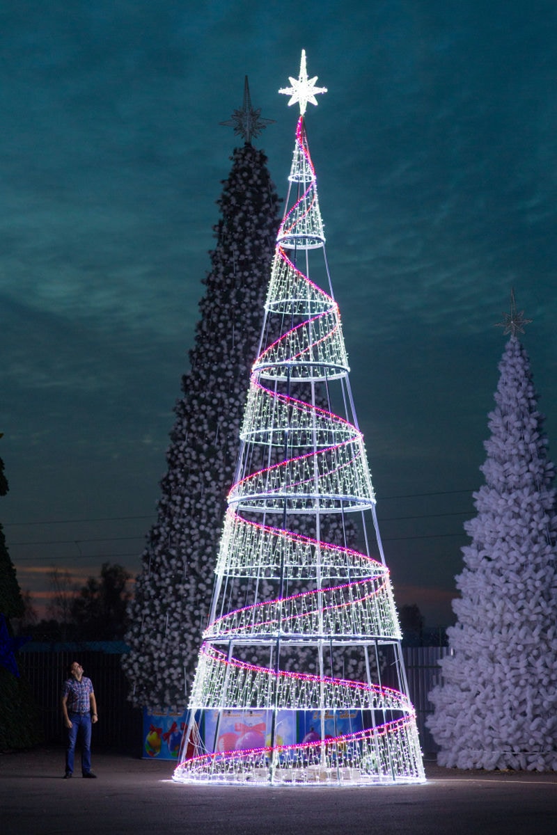 Световая конструкция Спираль, высота 10м